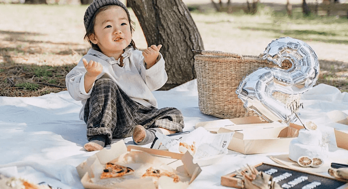 公園でバースデーフォトを撮影すると映える！おすすめの小物や服装を解説4