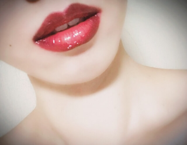 婚活・お見合い写真に適したリップで女性らしい唇を演出！色や質感を紹介10