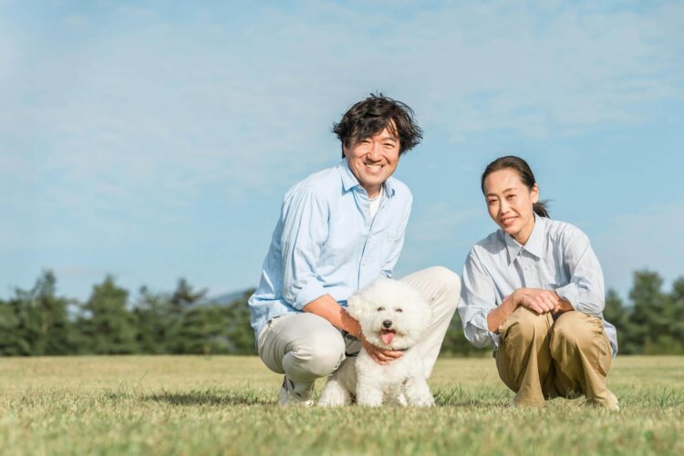 フォトウェディングは家族みんなで撮影も！家族写真の費用や注意点