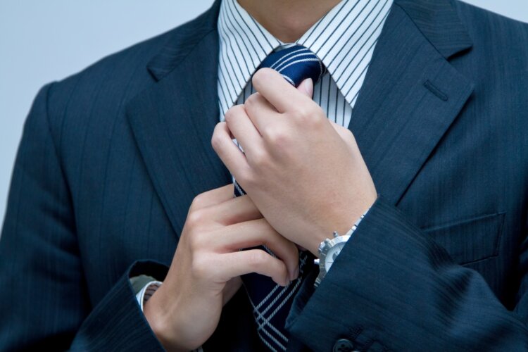 成人式写真のネクタイの選び方は？スーツに合うネクタイを解説！