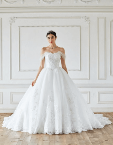 フォトウェディングの花嫁ドレス|形・色・ブランド・体型・年代別の選び方27
