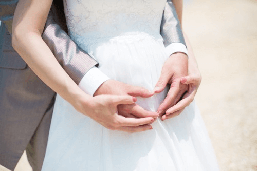 授かり婚カップルはウェディング＆マタニティフォト|写真館の選び方やポーズや費用を紹介12