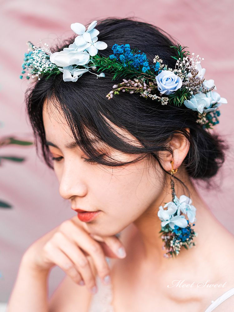 フォトウェディングは“花冠”が人気!花の種類・花言葉・色・髪型を紹介10