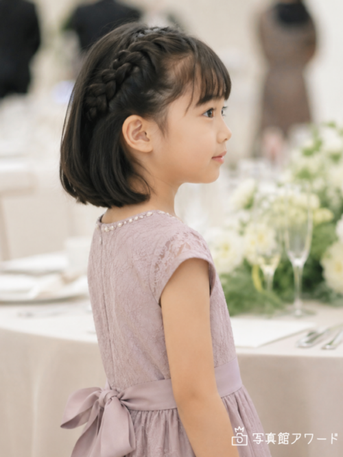 フォトウェディングの家族の髪型|母・父・姉妹・兄弟・子どものおすすめスタイルを紹介18
