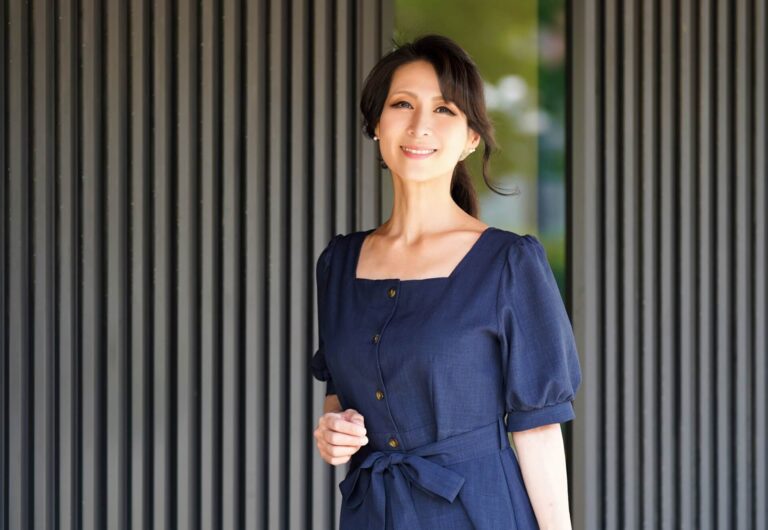 婚活写真で好印象を与えられるドレスの選び方|おすすめのブランドも紹介