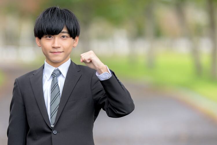 20代男性|女性ウケが良い婚活写真の撮り方解説!おすすめポーズも紹介1