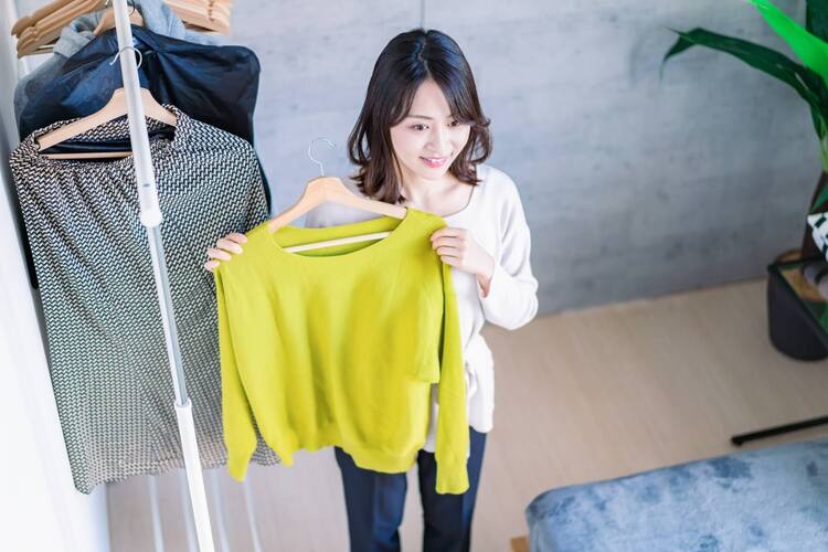 婚活写真に適したニットの選び方とは?おすすめのボトムスも紹介!2