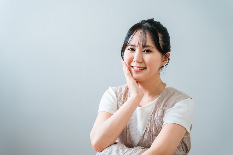 30代女性|成婚率を上げる婚活写真の撮り方は?服装やポーズを紹介6