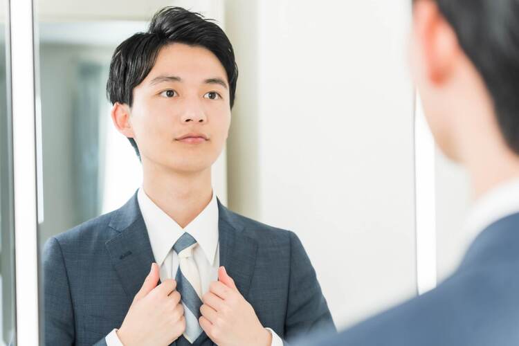 婚活写真の定番！スーツの柄や色、ネクタイの選び方を詳しく紹介！6