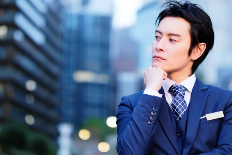 30代男性|成婚率を上げる婚活写真の撮り方は?おすすめの服装も紹介アイキャッチ