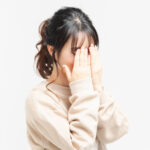 婚活写真を撮るのが恥ずかしい...解決策を紹介！自撮りはあり？アイキャッチ