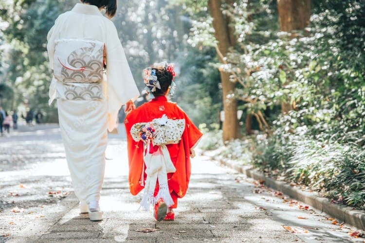 3歳女の子ママ必見!七五三写真におすすめの服装・ポーズ・撮影方法2