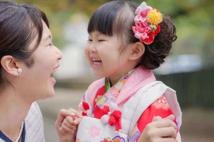 3歳女の子ママ必見!七五三写真におすすめの服装・ポーズ・撮影方法4