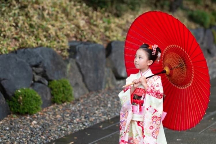 3歳女の子ママ必見!七五三写真におすすめの服装・ポーズ・撮影方法5