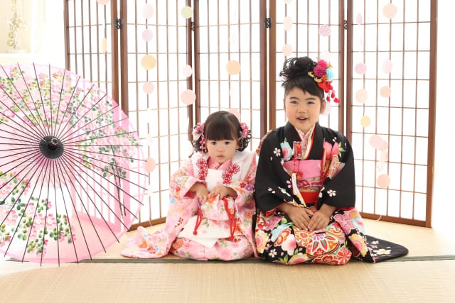 七五三写真を家族で撮る際は「服装」と「並び」に注意!おすすめのポーズや撮影方法5
