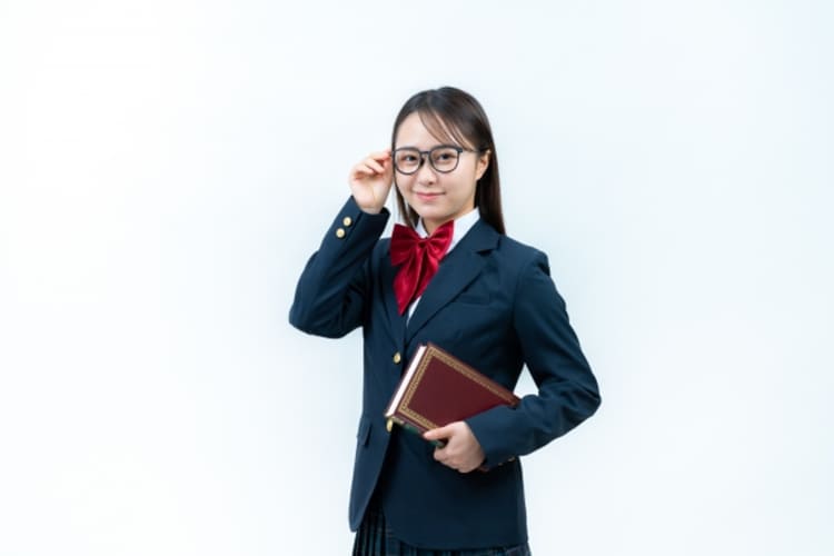 中学受験写真で「メガネ」は着けて撮るべき？NGメガネや撮影時の注意点1