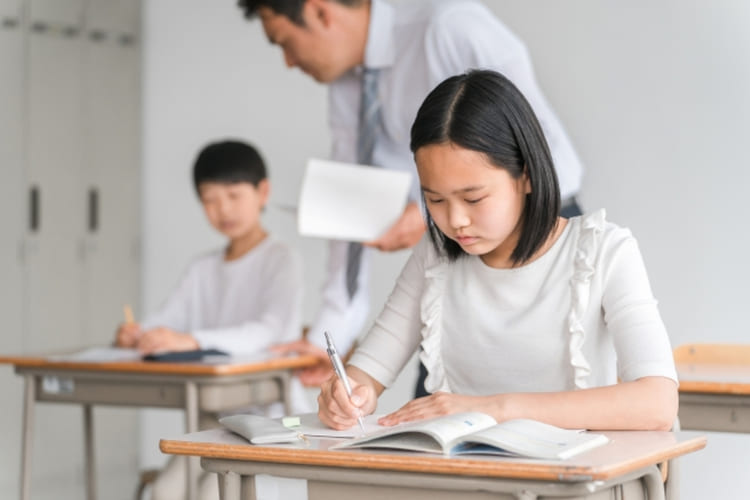 中学受験写真を普段着で撮るなら選び方が重要！フォーマルにするコツ1