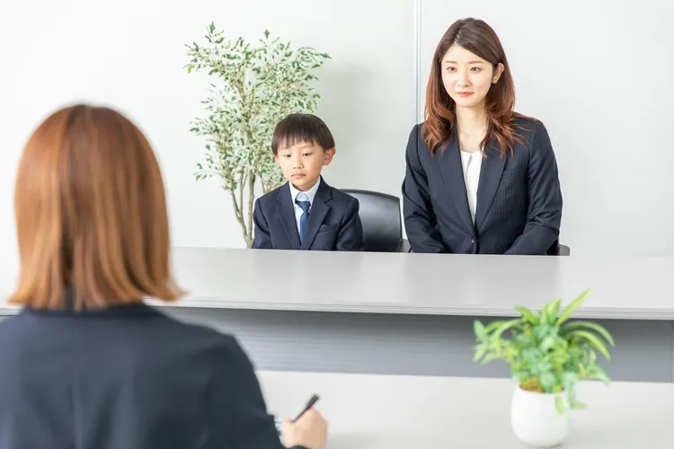 お受験用の家族写真の撮影方法解説！親も兄弟姉妹も服装髪型を紹介16