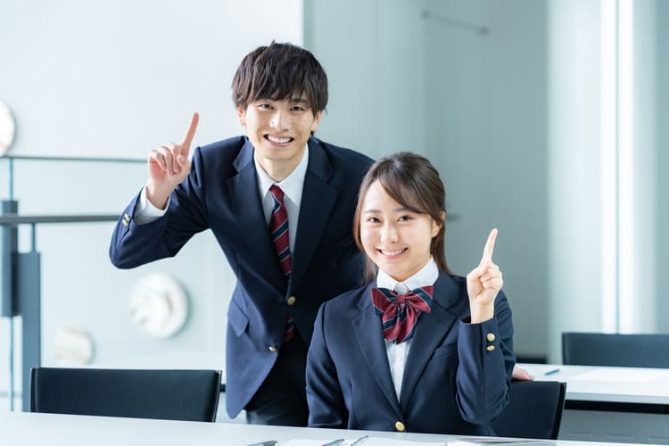 「ブレザー」で大学受験写真を撮ってもいい?おすすめの服装も紹介2