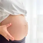 マタニティフォトはTシャツで撮ってもいい？選び方やコーデを紹介！6