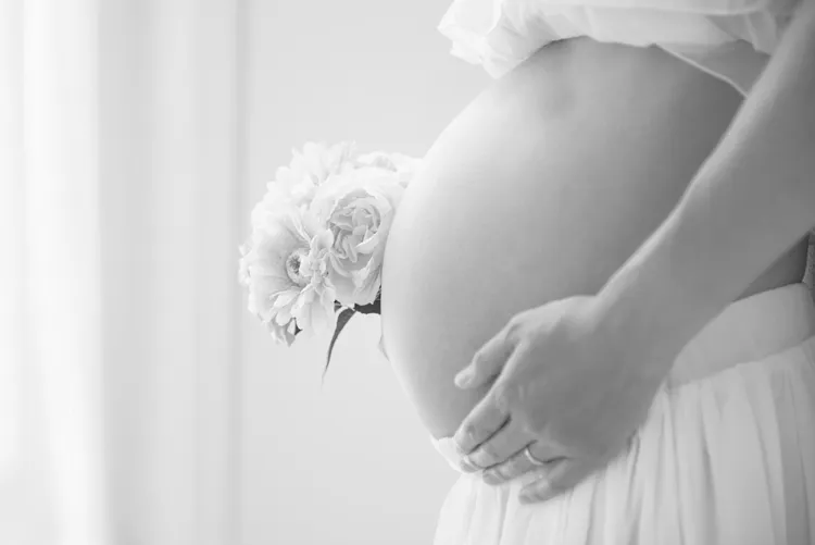 40代のマタニティフォトに悩んでいる方必見！素敵に撮れるアイデアを紹介5