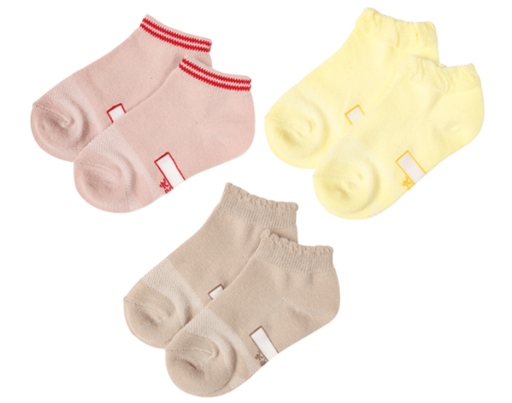 お受験写真に参加する赤ちゃんの準備は何が必要？服装や注意点を解説5差し替え