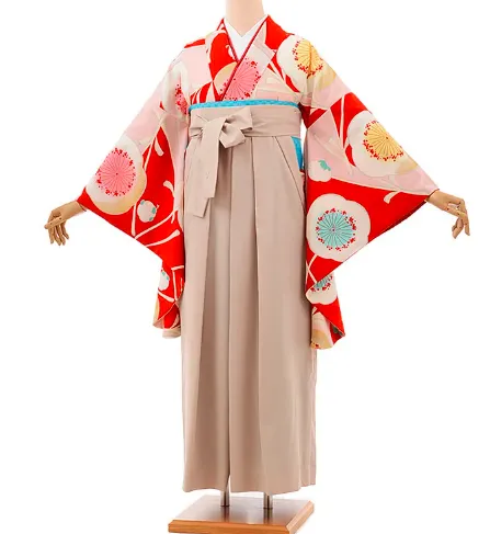 女の子の十三参りは袴で可愛く！袴の種類やおすすめの小物まで解説3