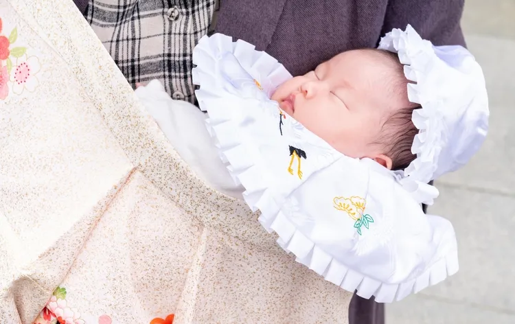 お宮参りに祖父母は参加する？祖父母を呼ばない場合や参加する際の注意点も解説2