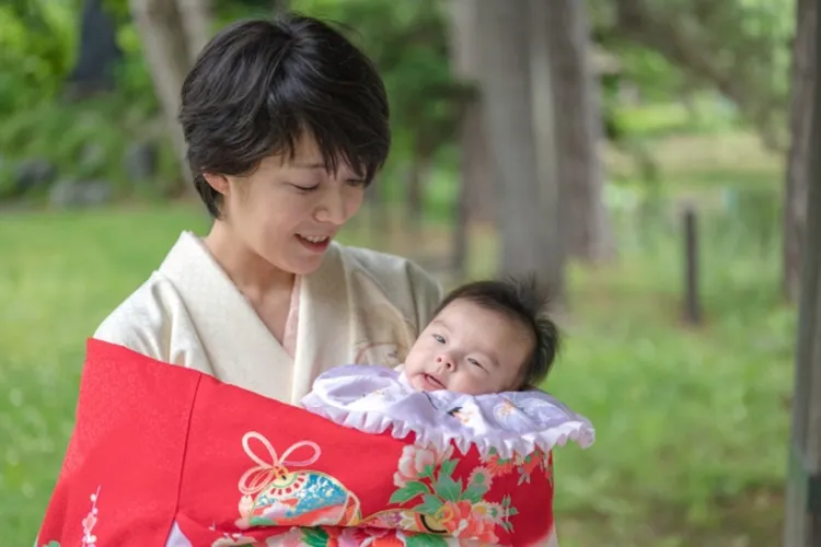 お宮参りは夫婦だけでもいいの？写真の撮り方や注意点を解説！3